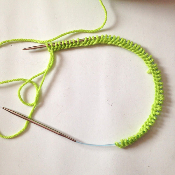 How to: Knit in the Round on Two Circular Needles – Little NutMeg  Productions
