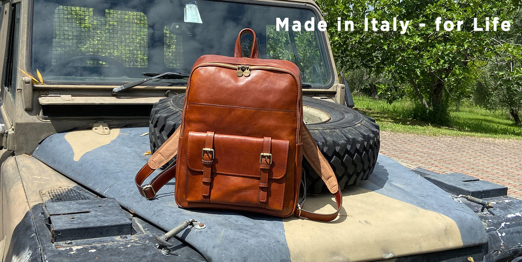 https://cdn.shopify.com/s/files/1/1334/6513/files/Leather_Backpack_7d7bfb6e-0468-4470-a45c-bc2a46962f05_1024x1024.jpg?v=1698355529