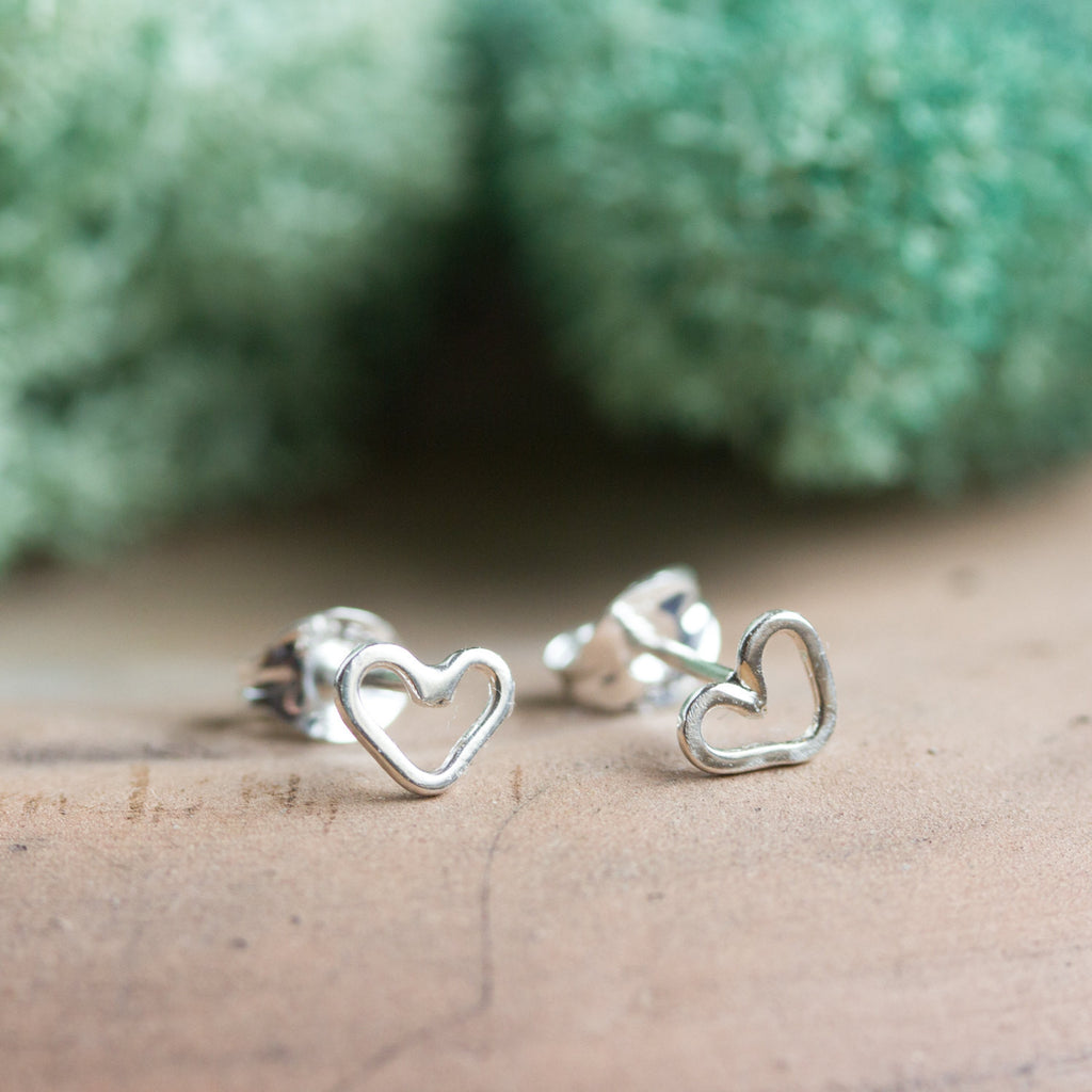 Tiny hearts - minimal stud earrings, simple every day studs in sterlin ...