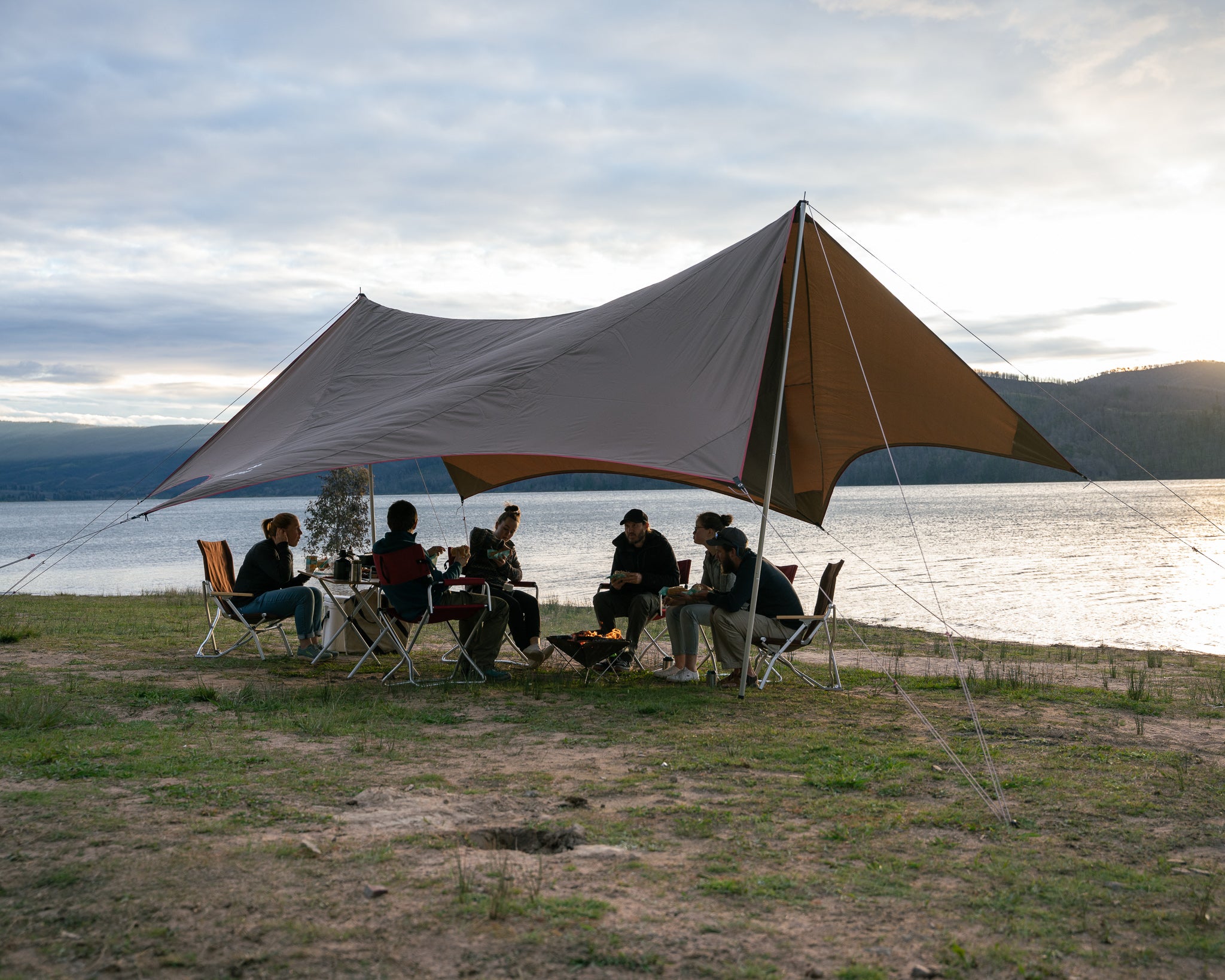 Camping at Blowering Dam in Kosciusko National Parl
