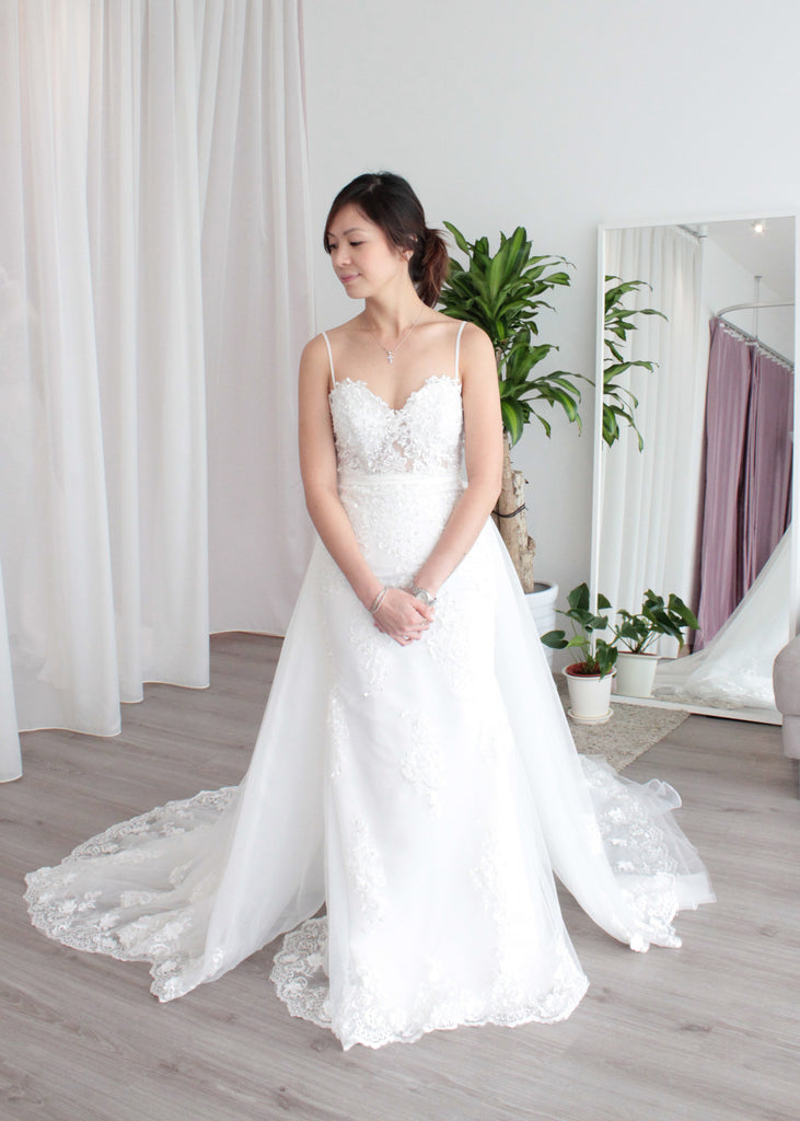 Sheath Wedding Dress with Detachable Train | Dentelle Bridal