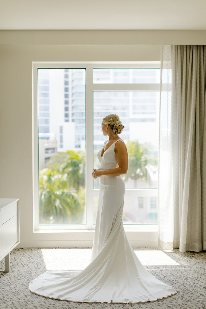 Bride getting ready in Sarasota FL hotel