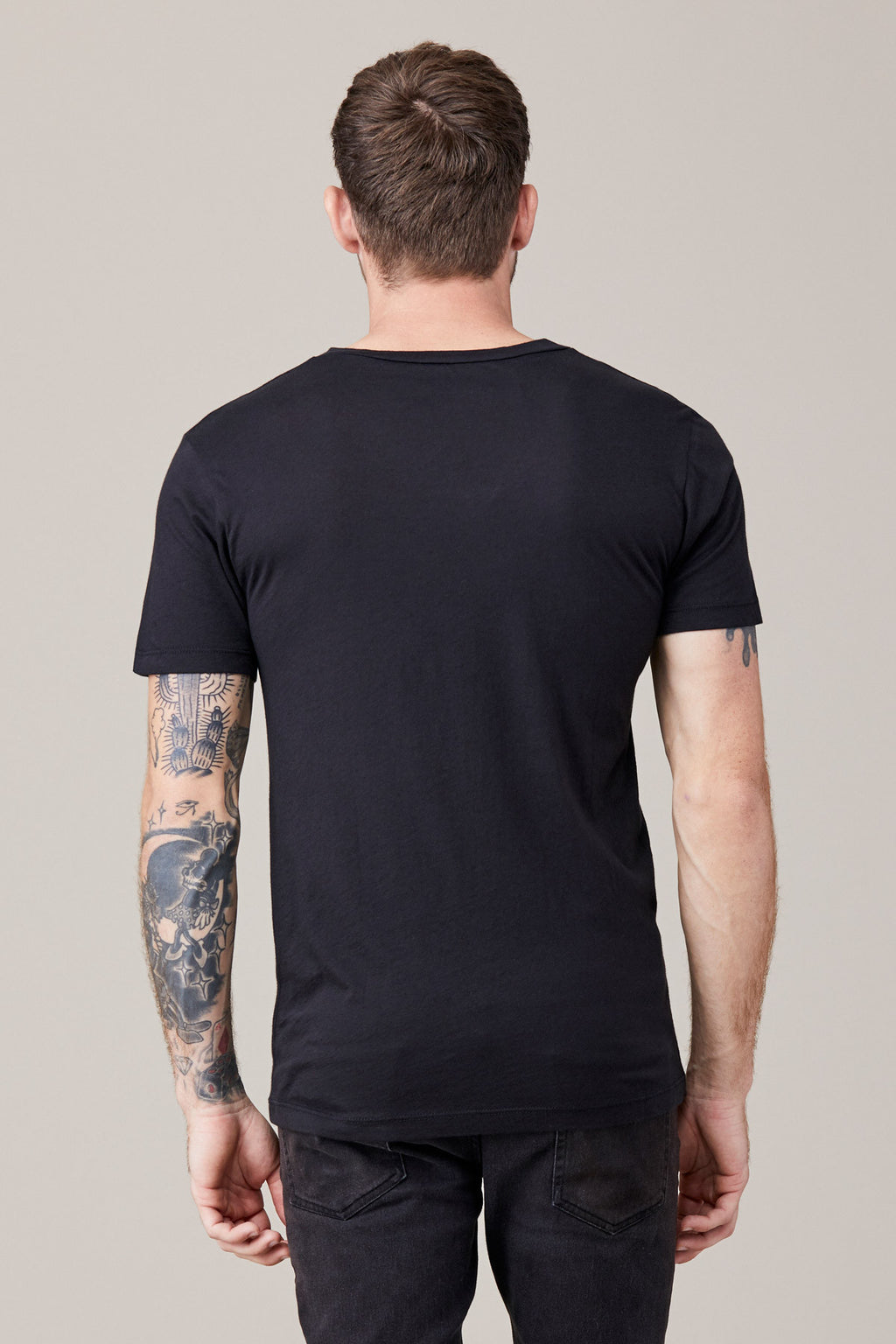 Men's Short Sleeve V Neck - Black – LNA Clothing