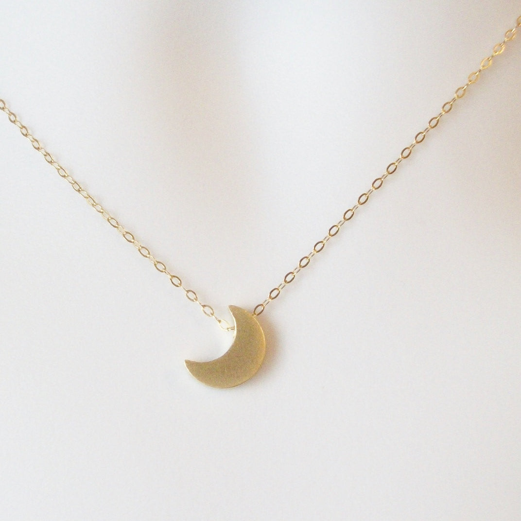 Small Crescent Moon Necklace - Zoologie