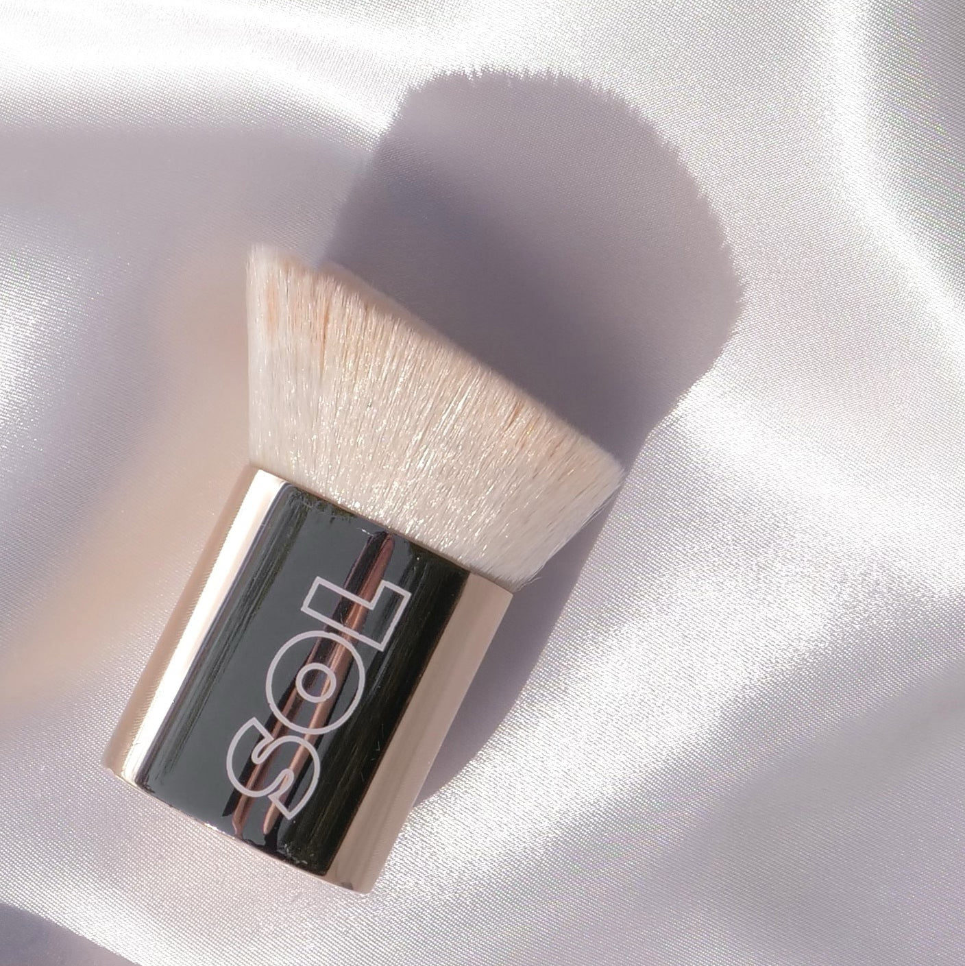 Angled Flat Top Kabuki Brush