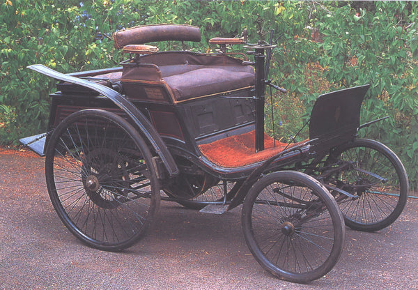 In 1900 the Benz was shipped to New Zealand as a wedding present for Mrs Wickliffe-Goodwin of Glenroy in Canterbury.