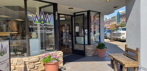 Welcome to Works of Wyoming! Come in and joy local Artists works in many medias