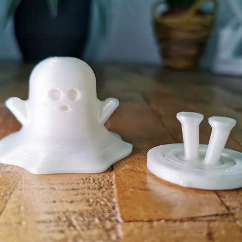 jumpy-ghost-halloween-filament-impression3D