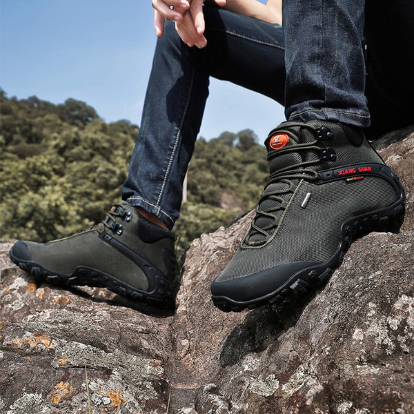 xiang guan hiking boots