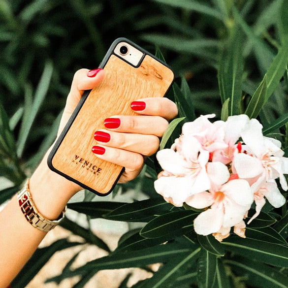 iPhone 6 Venice Lettering Phone case in Hands