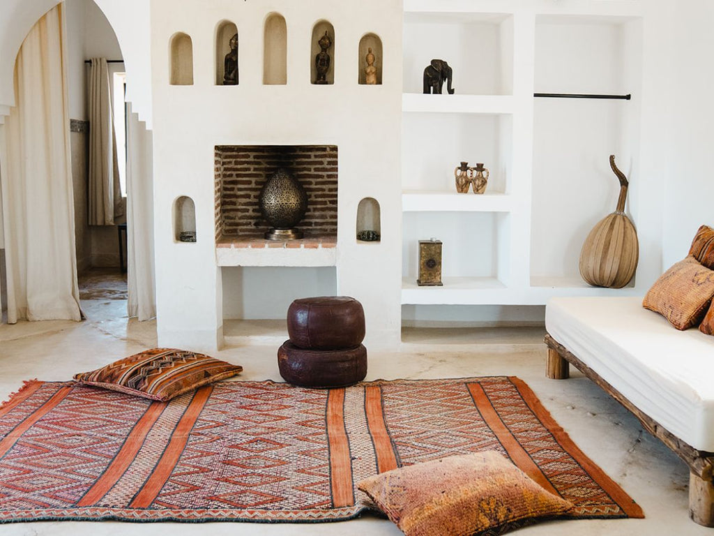 Kilim Rug Out flat with cushions