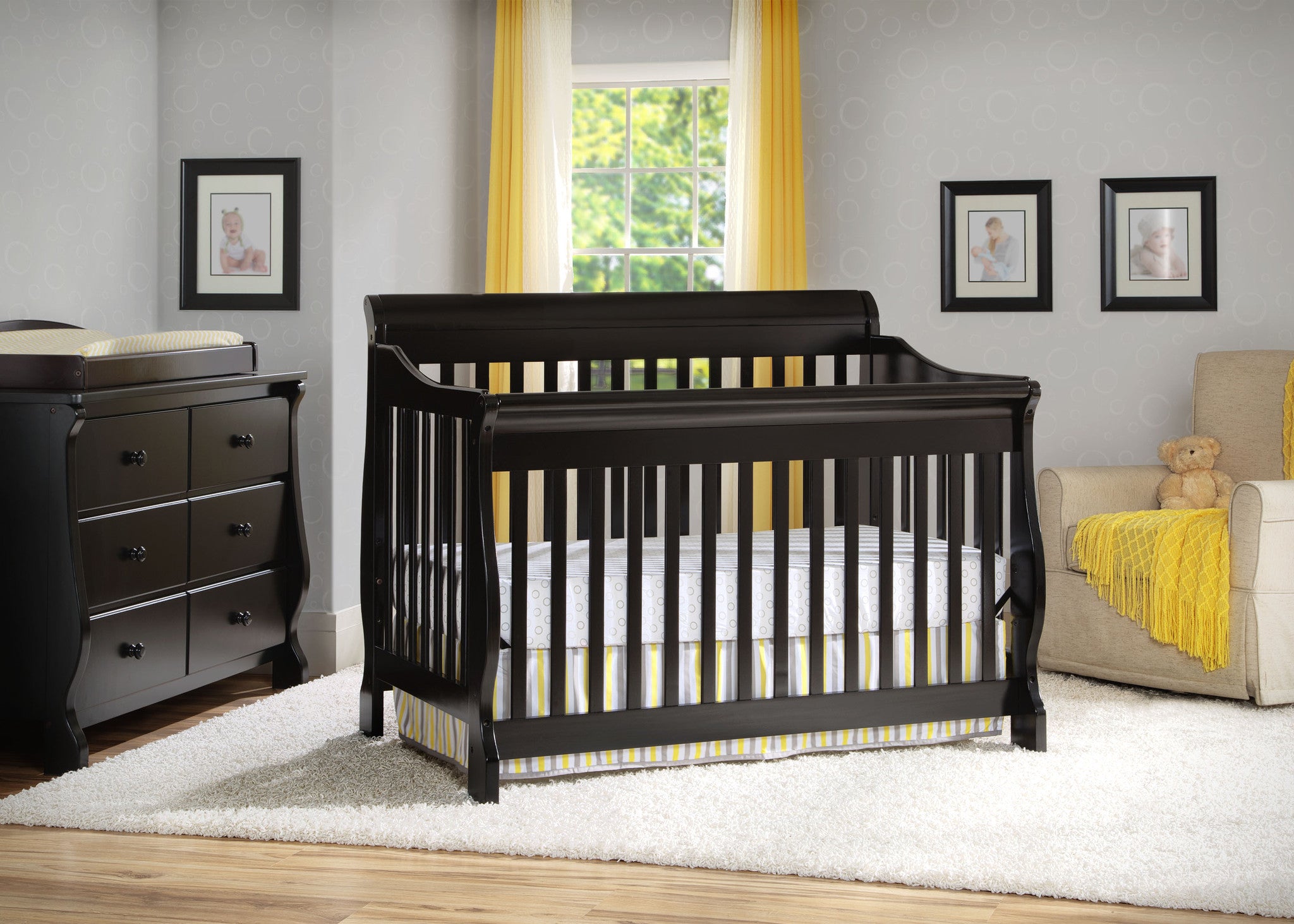 Canton 4 In 1 Crib Deltaplayground