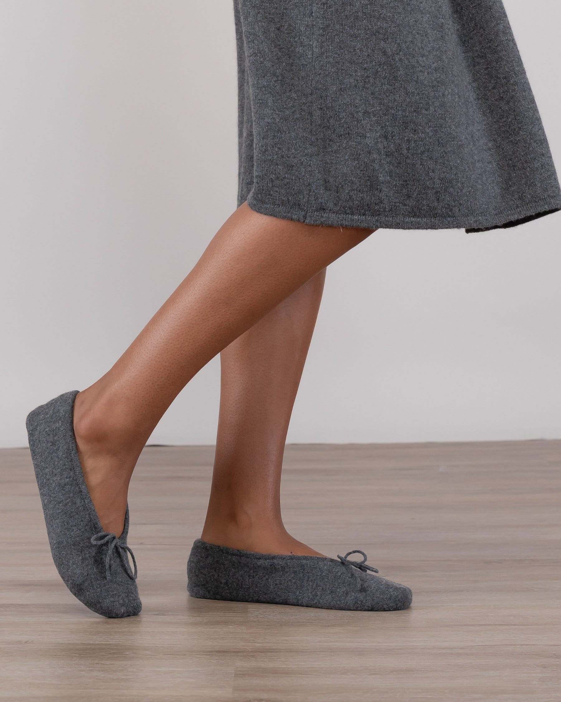 100% Cashmere Relax & Renew Slippers