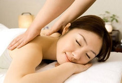 massage trước khi đi ngủ tốt cho người bị đau dạ dày