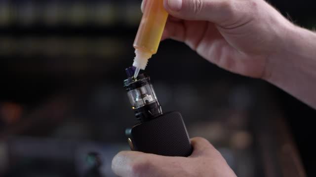 How To Put eJuice In A Vape