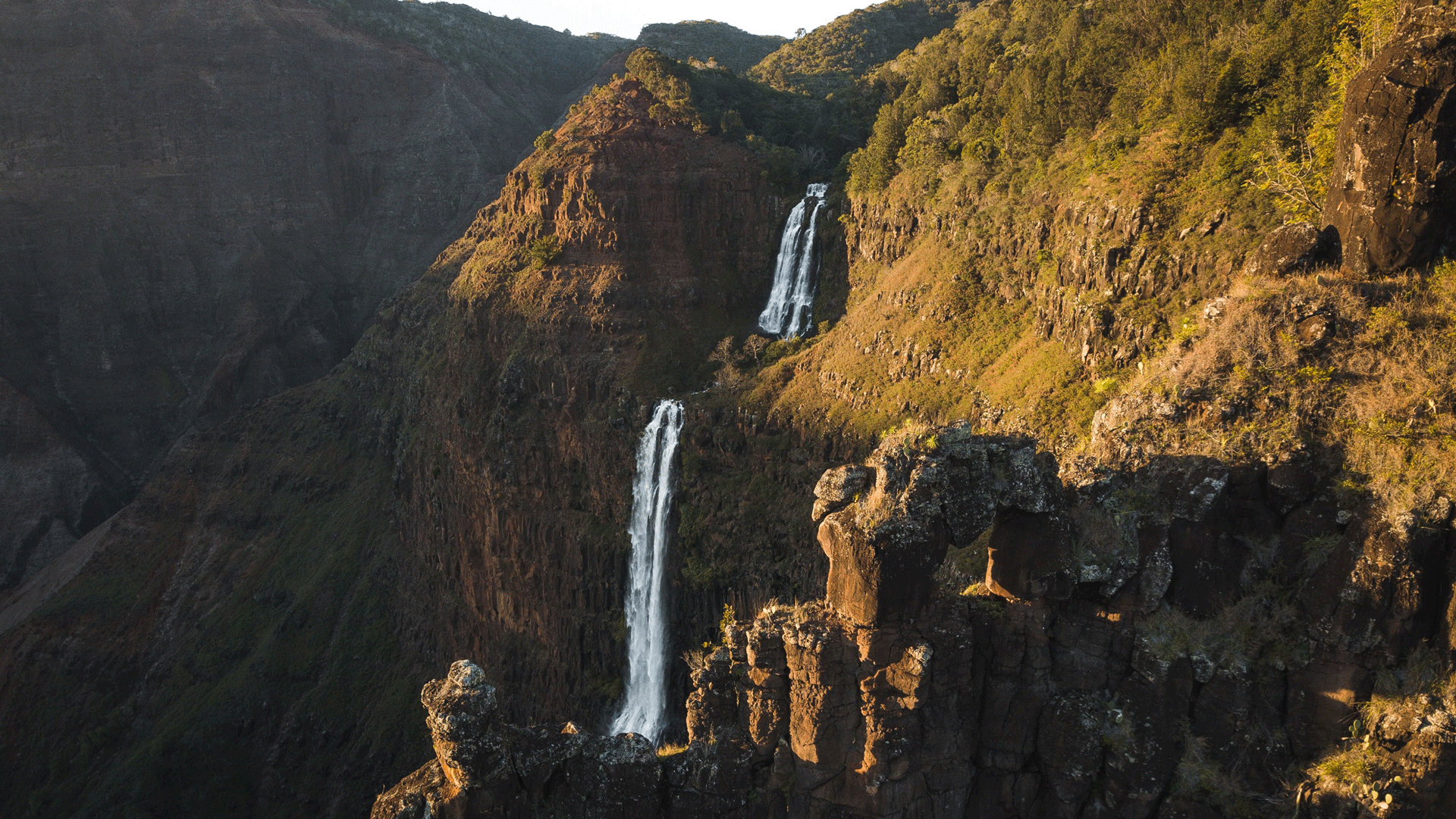 Waipoʻo Falls in Waimea Canyon