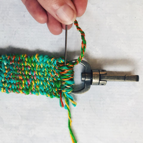 DIY Woven Tassel Keychain – Darn Good Yarn