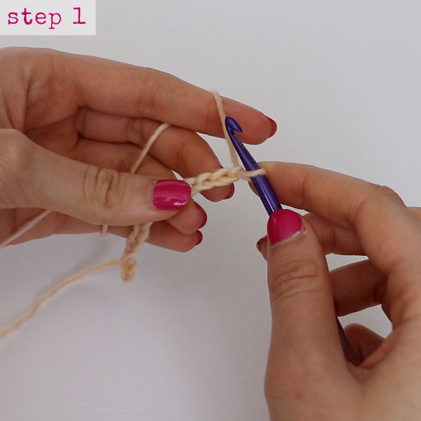 Single Crochet step 1