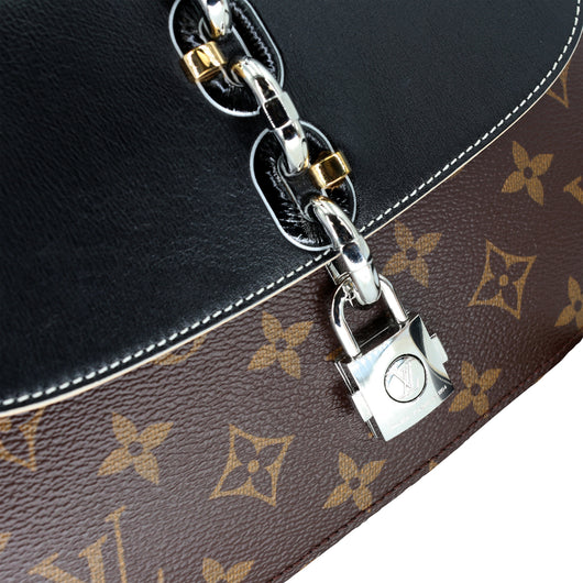 Louis Vuitton Chain It Monogram Canvas Shoulder Bag Black Crossbody Bag  LV-B1111P-0004