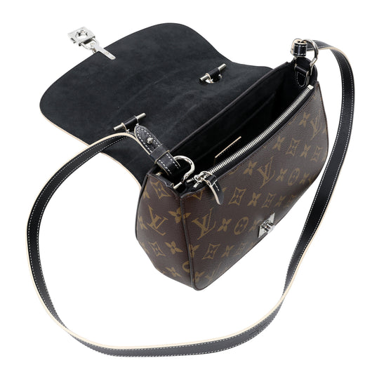 Shop Louis Vuitton Monogram Chain Leather Crossbody Logo Shoulder Bags  (M82211) by design◇base