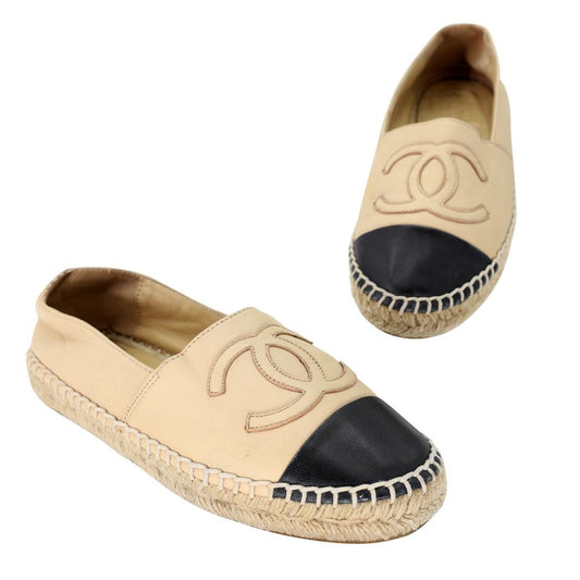 Chanel Beige Quilted Leather CC Chain Flat Espadrille Slides Size 38 Chanel