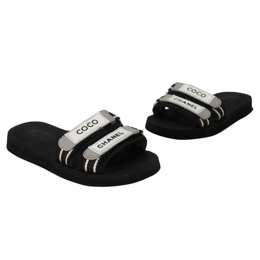 chanel leather flip flops 8