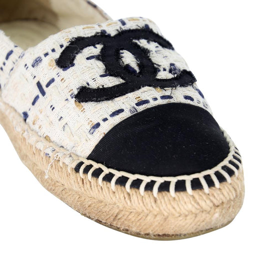 Chanel Blue Tweed and Silver CC Cap Toe Espadrilles Flats Size 37 Chanel