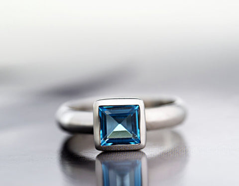 925 Sterling Silver Blue Topaz Ring