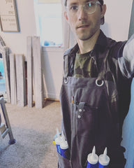 carpenter selfie apron caulking