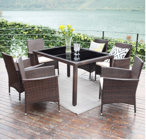 Outdoor dining set