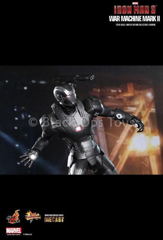 出群 ホットトイズ IRONMAN3 WAR MACHINE MARKⅡ tessiturasdenos.com.br