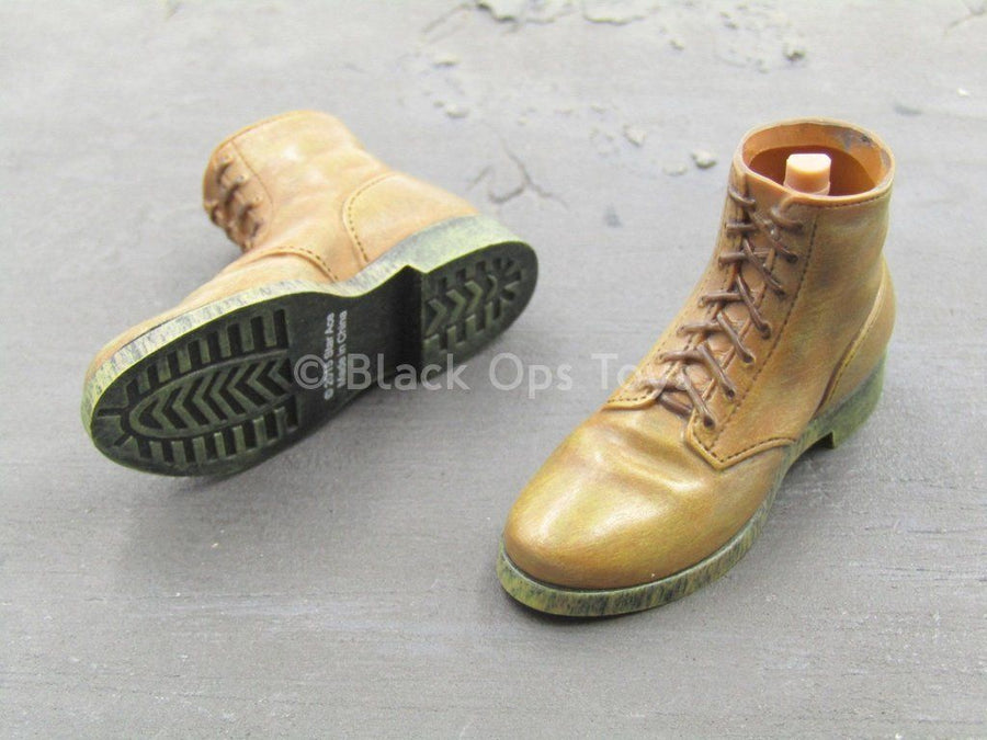 steve mcqueen boots great escape