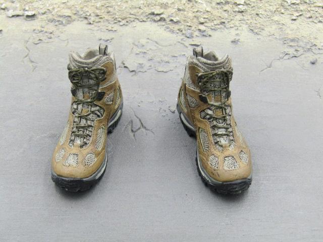 6 combat boots