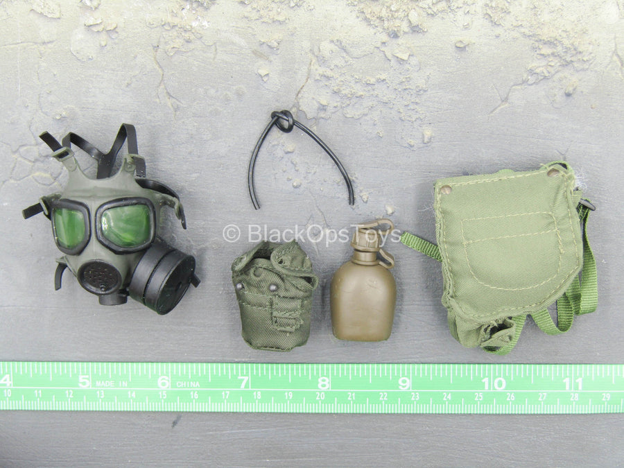 1 6 Scale Wwii Us Gas Mask Bag - gas mask free roblox