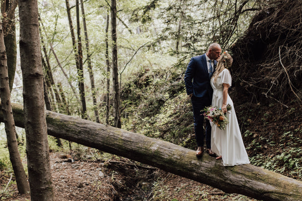 a bride and groom elope on the coast of california 