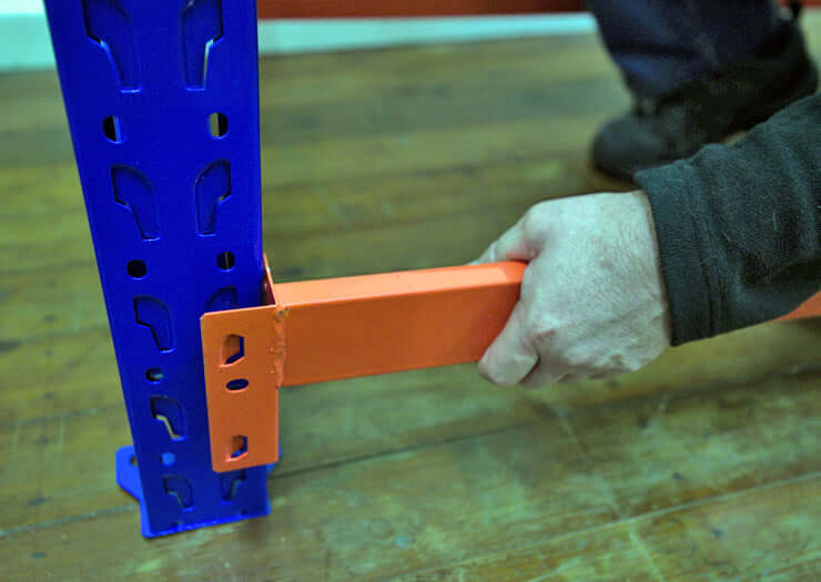 Attaching a beam to an upright