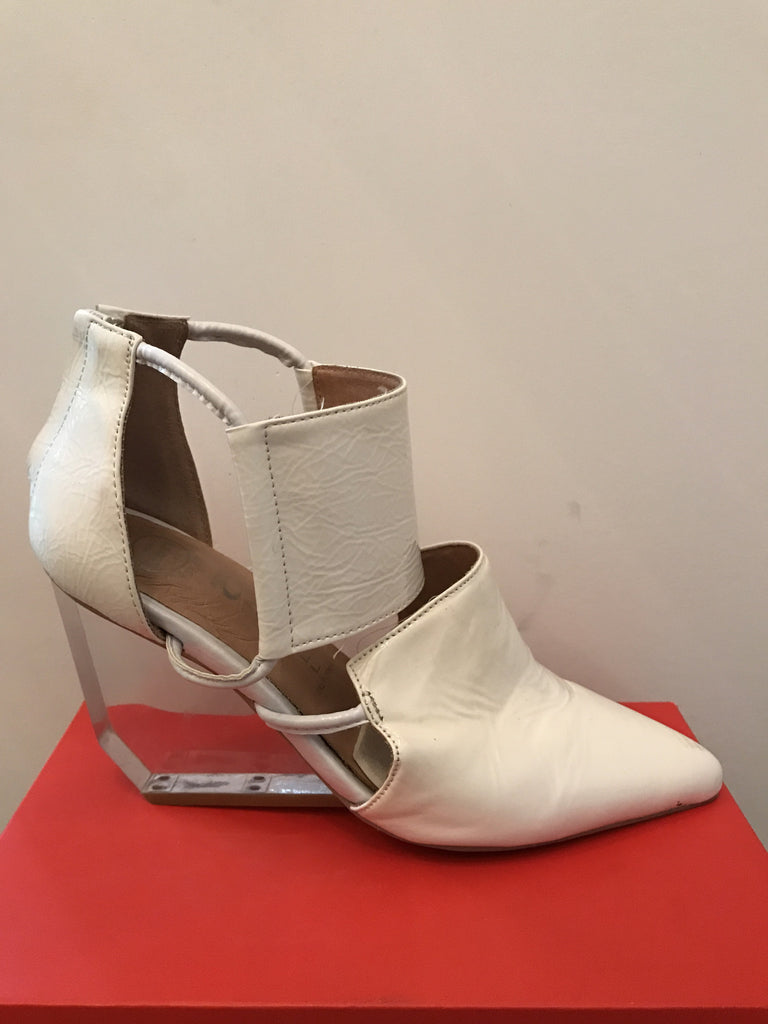 jeffrey campbell lucite