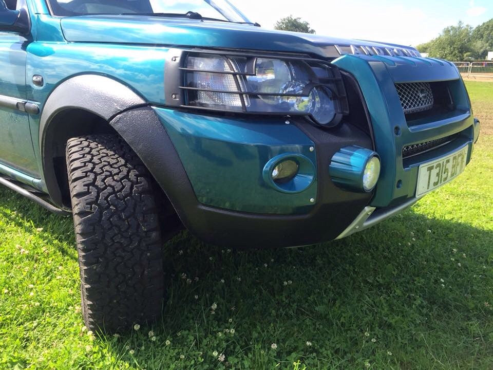 Freelander 1 Facelift Front Light Guards. MuddyMods