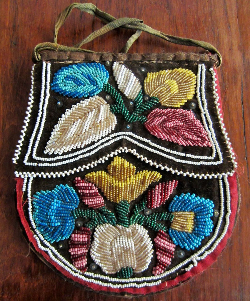 Old Iroquois Beaded Velvet Purse – Deborah Garner Collection