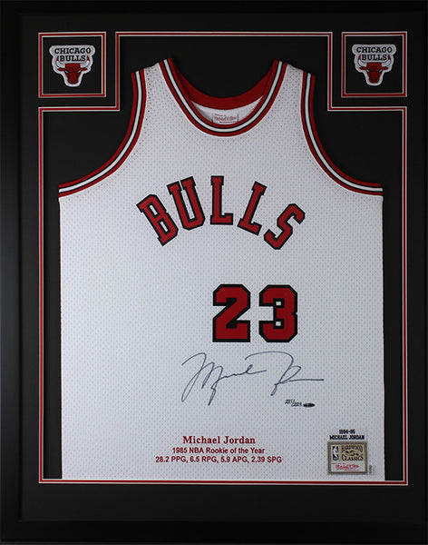 michael jordan signed bulls jersey