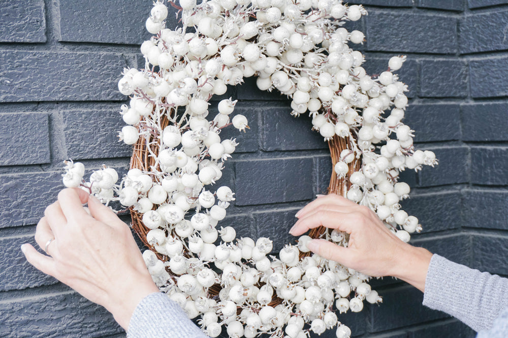 How To Hang A Holiday Wreath On Brick Without Drilling Holes Utr Decorating