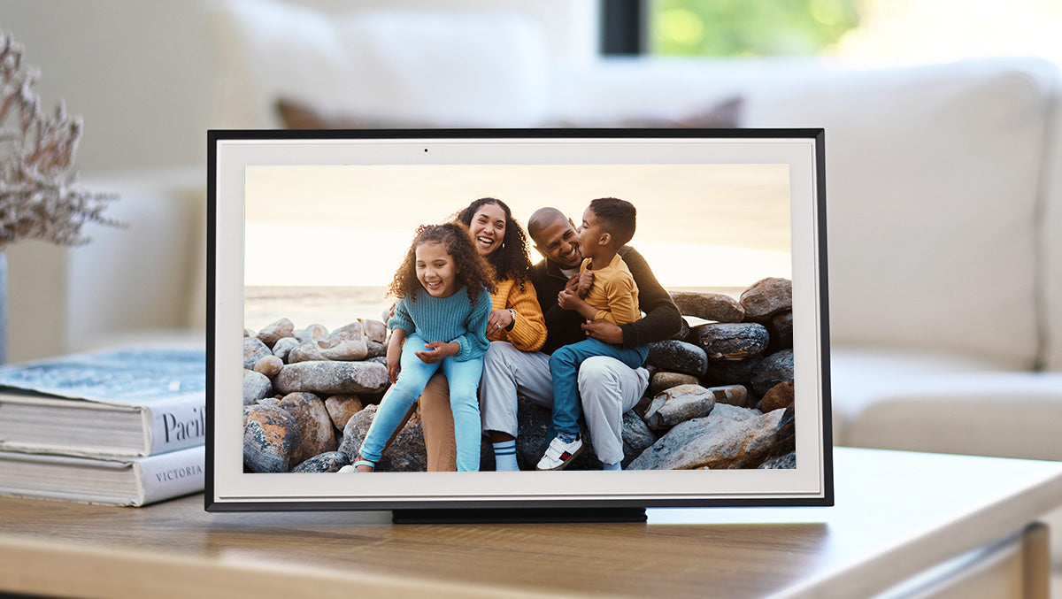 The Skylight Frame 15" with Plus