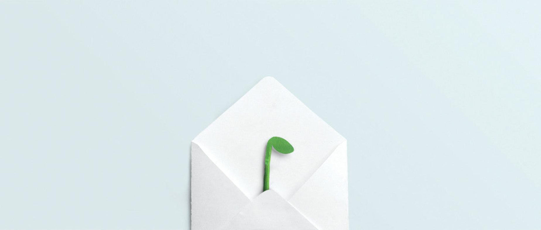 una busta bianca a simboleggiare un’email 