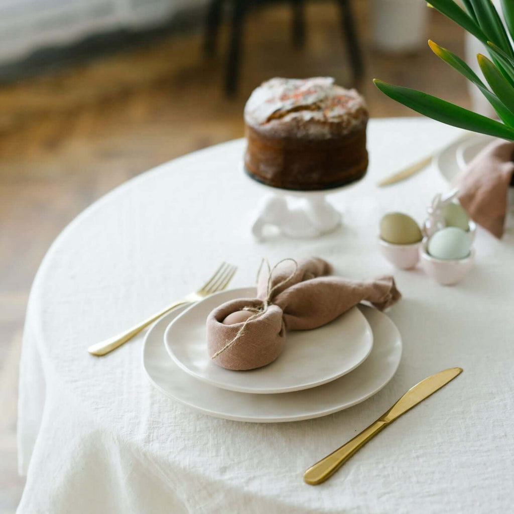 Easter Table Setting & Decor