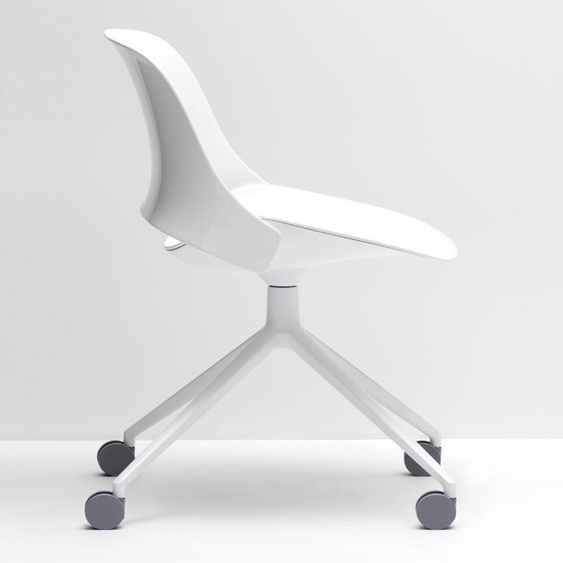 https://cdn.shopify.com/s/files/1/1354/6667/products/humanscale-ergonomic-chair-four-legs-white-powder-coat-humanscale-trea-ergonomic-office-chair-3675704819817.jpg?v=1559201684