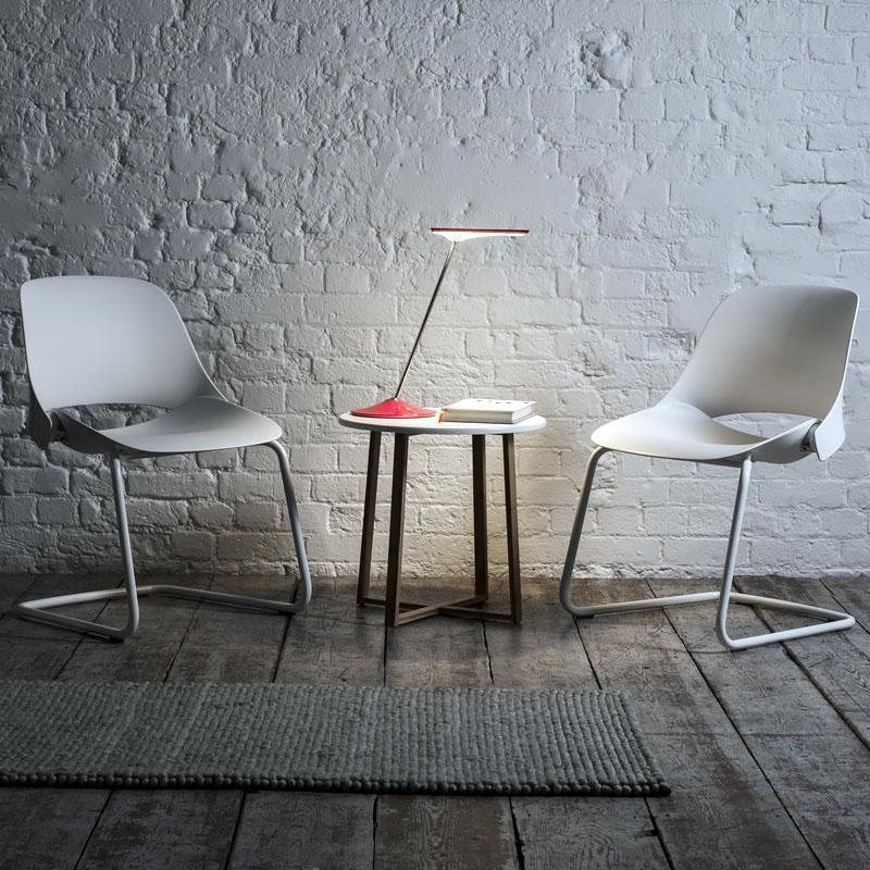 https://cdn.shopify.com/s/files/1/1354/6667/products/humanscale-ergonomic-chair-four-legs-white-powder-coat-humanscale-trea-ergonomic-office-chair-3675706884201.jpg?v=1559201684