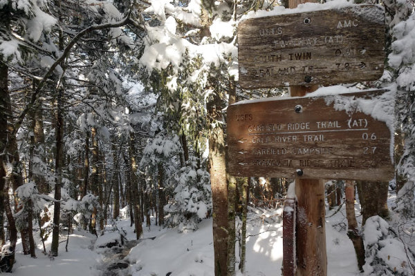 An AT trail sign on a winter day