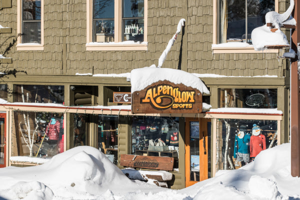 Alpenglow Sports from the outside, looking at the front door