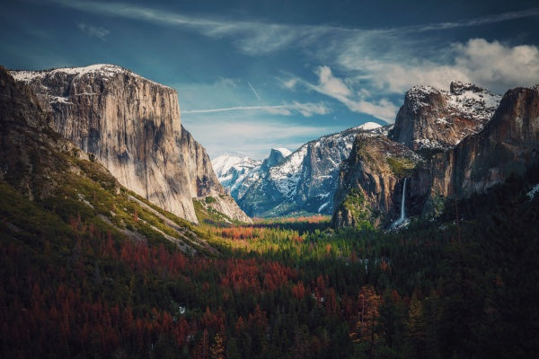Dramatic view of Yosemite National Park with a bit of snow
