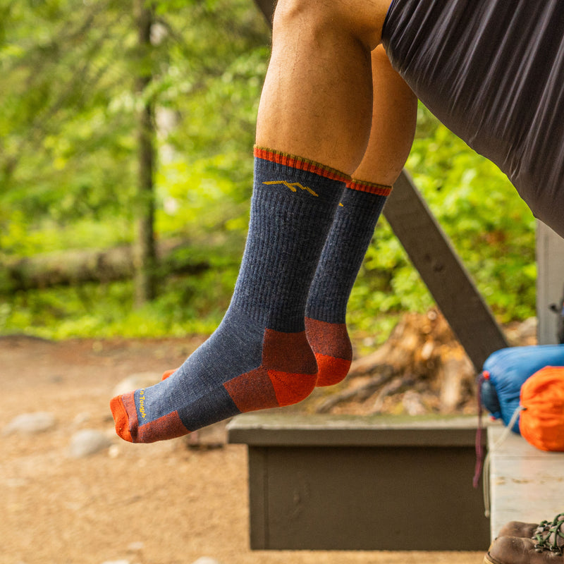 darn tough men's merino wool hiker boot sock full cushion socks